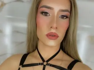 Xlovecam Sex Cam of CamiiNiieves