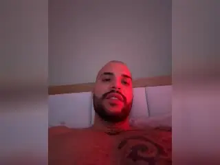 Xlovecam Free Live Porn of MedellynDark