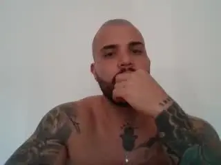 Xlovecam Free Porn Cam of MedellynDark