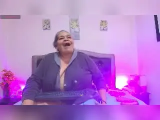 Xlovecam Free Porn Cam of QueenMatturex