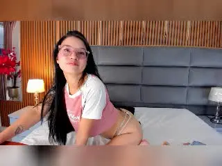 Xlovecam Nude Webcam of SophieDelaney